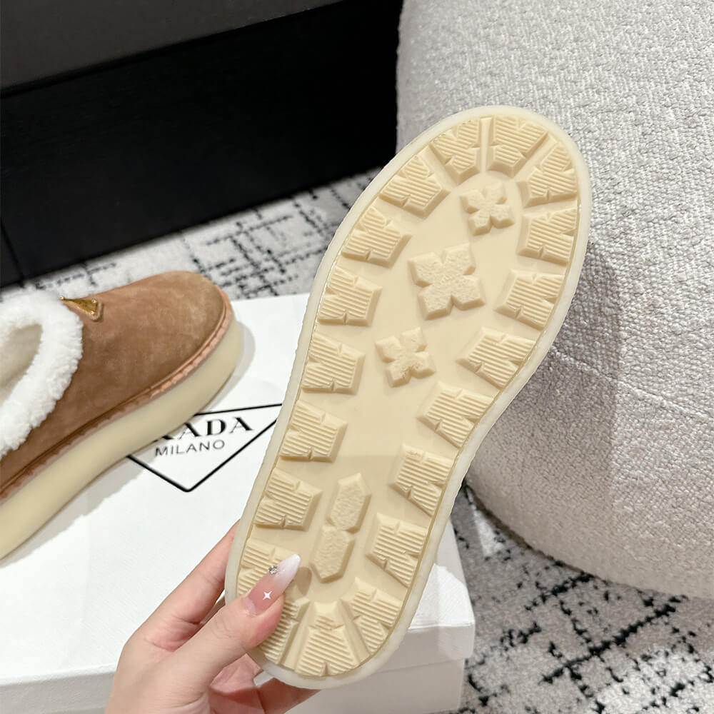 Pra*a Suede slippers