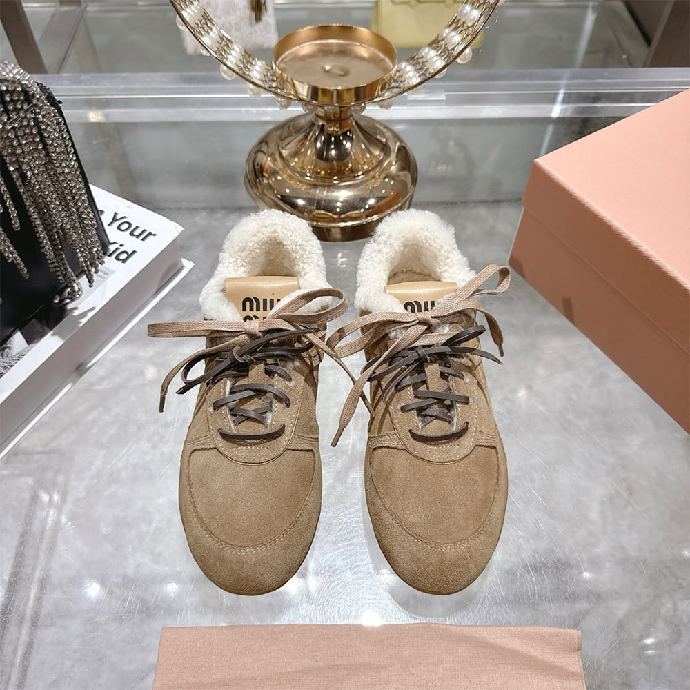 M1um1u Sneakers