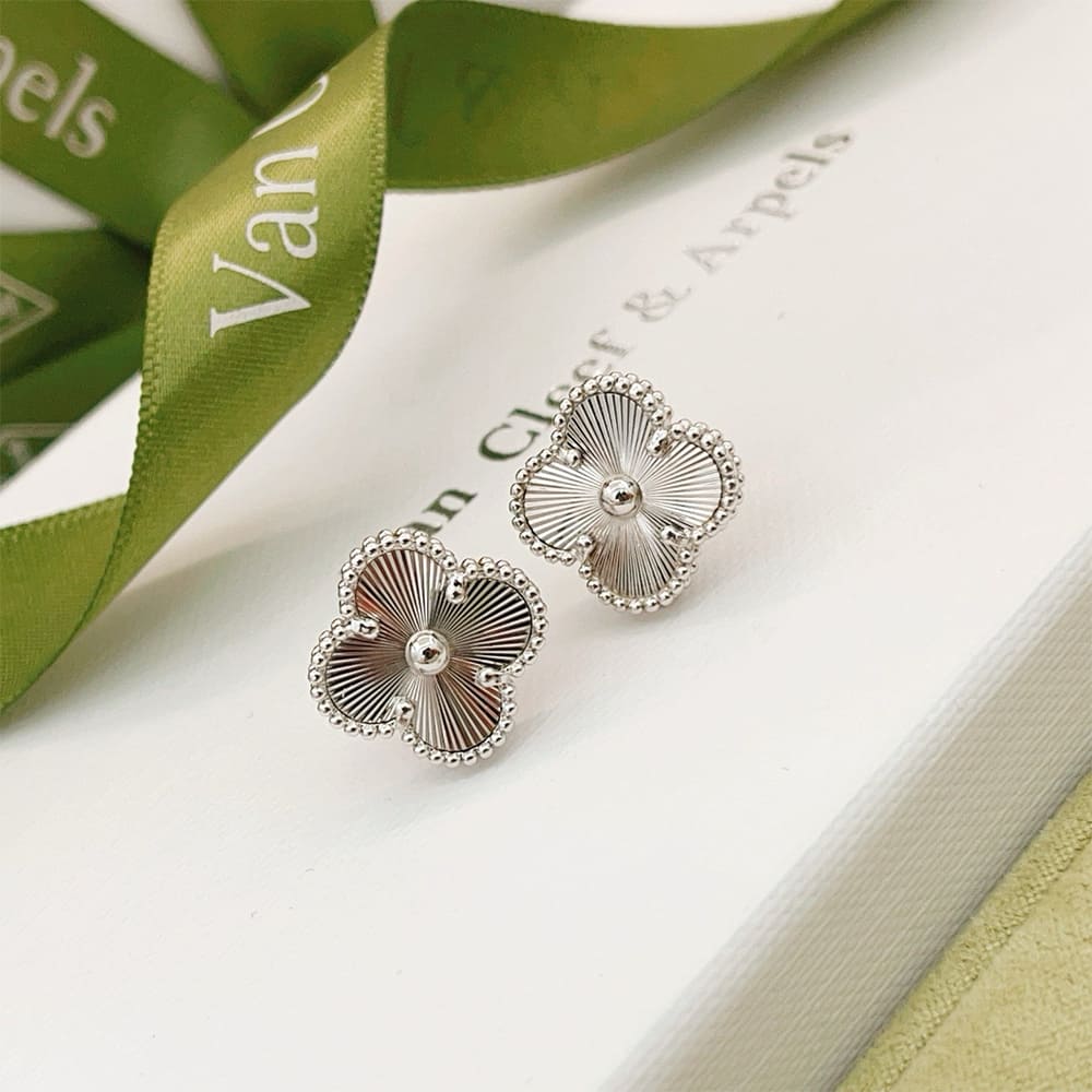 VCA Alhambra Earrings