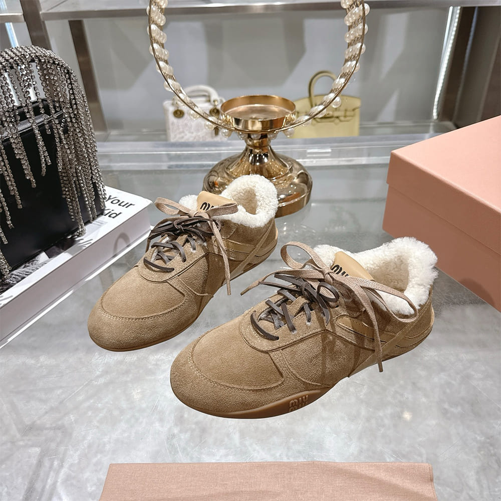 M1um1u Sneakers