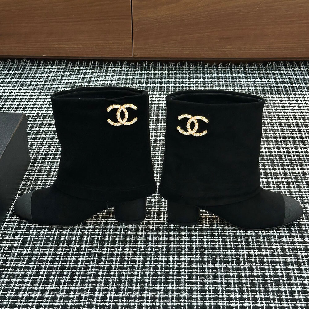 Ch**el Boots