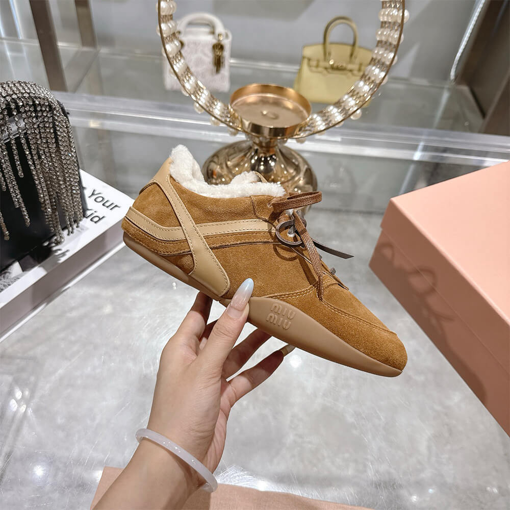 M1um1u Sneakers