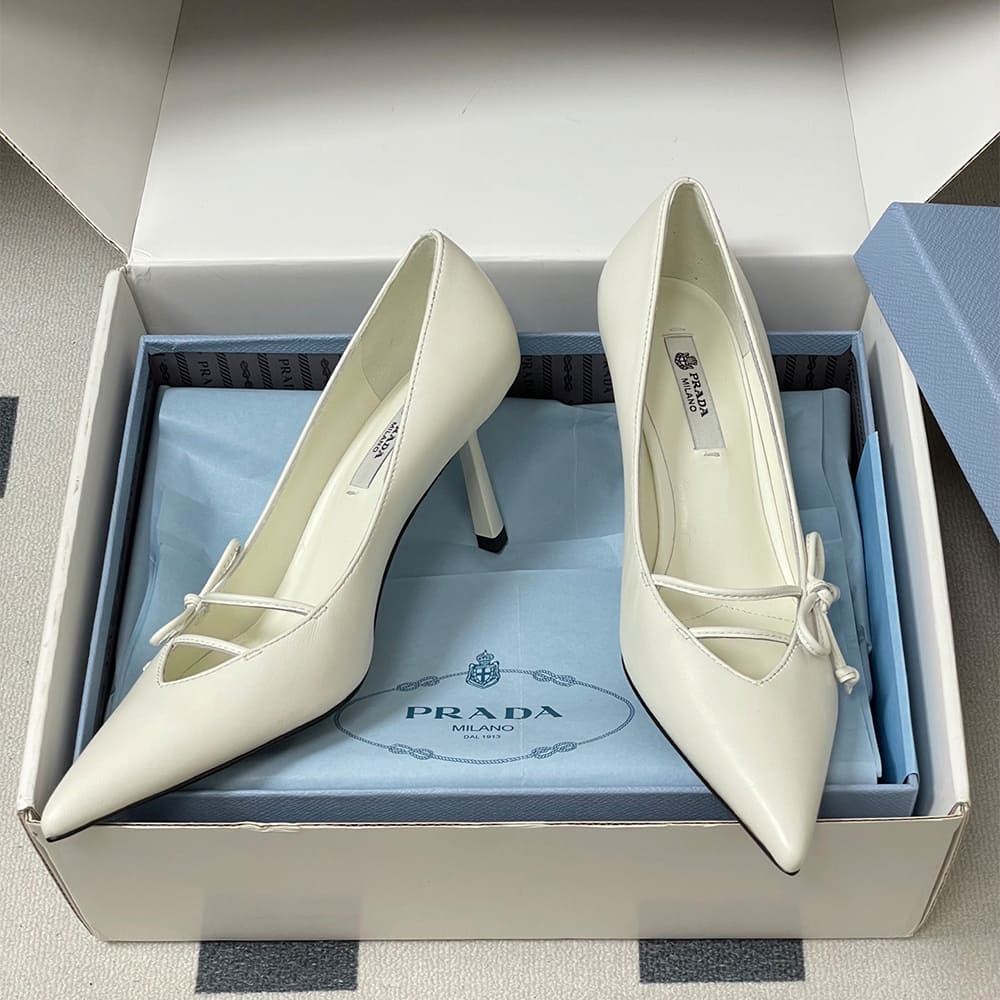 Pra*a leather pumps