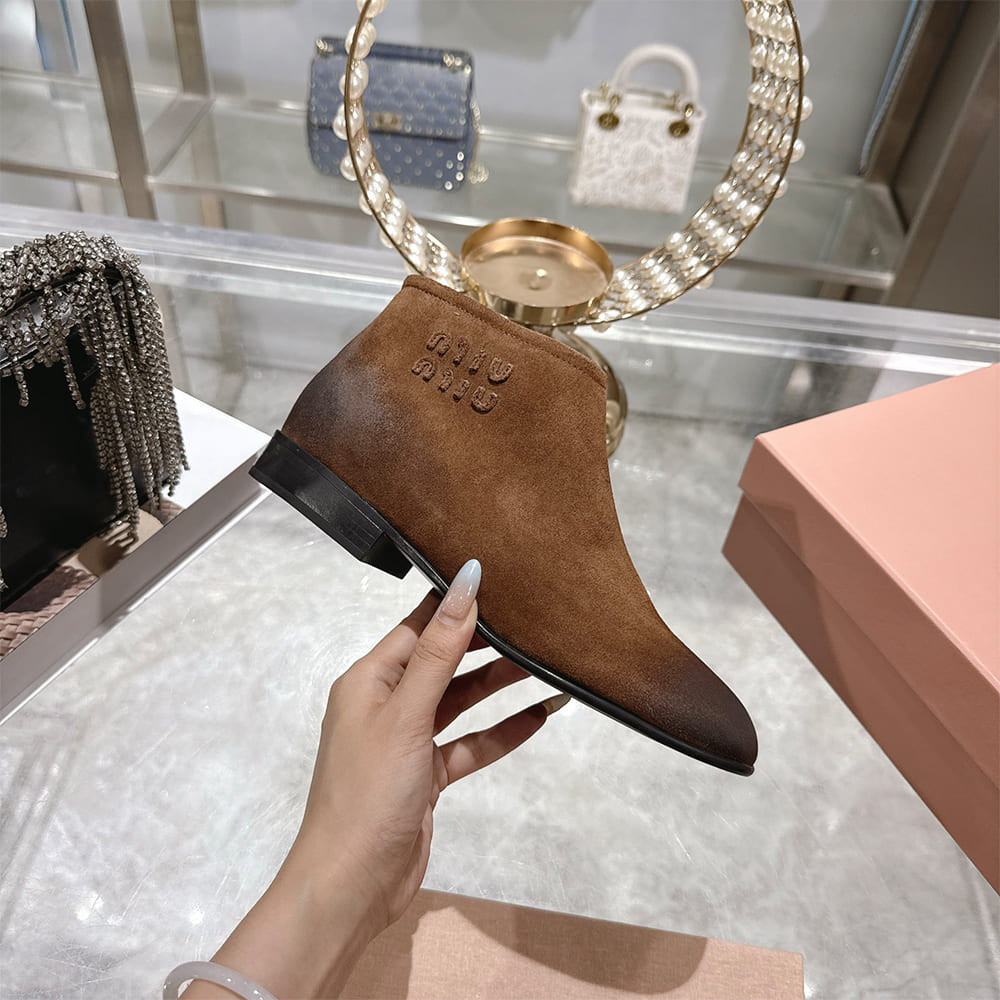 M1um1u Suede booties