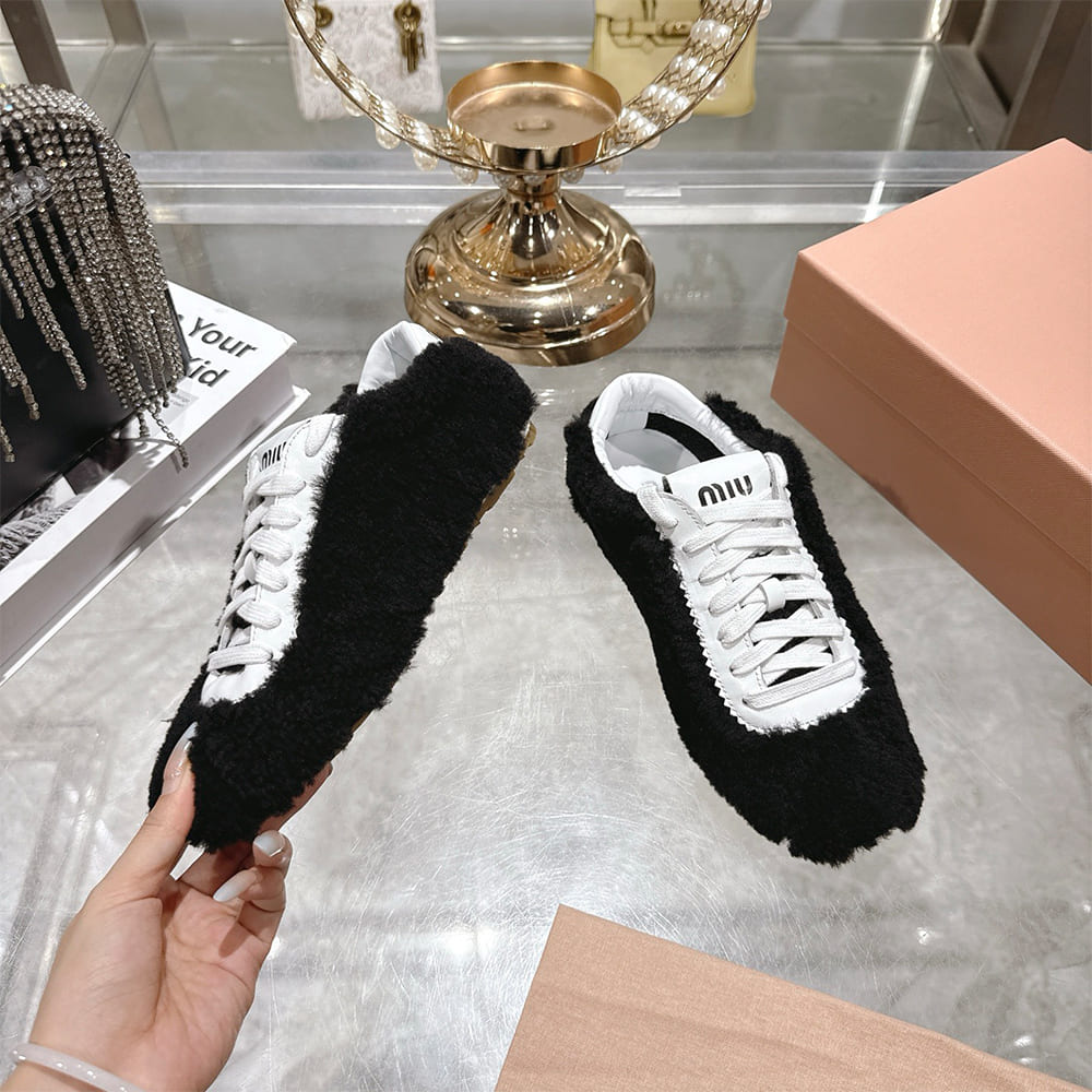 M1um1u Sneakers