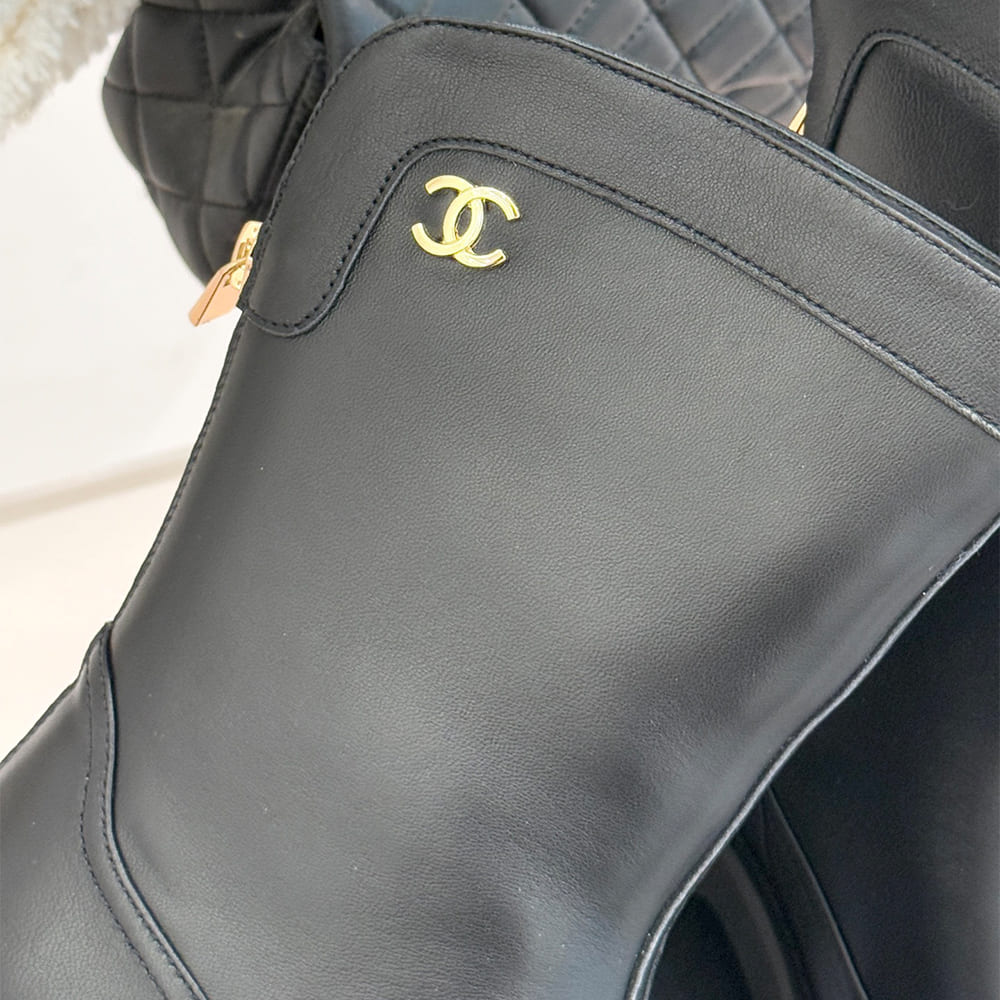 Ch**el Boots