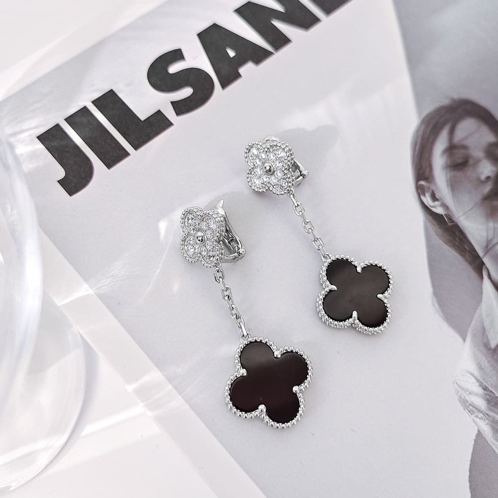 VCA ONYX AND D1am0nd ‘MAGIC ALHAMBRA’ EARRINGS