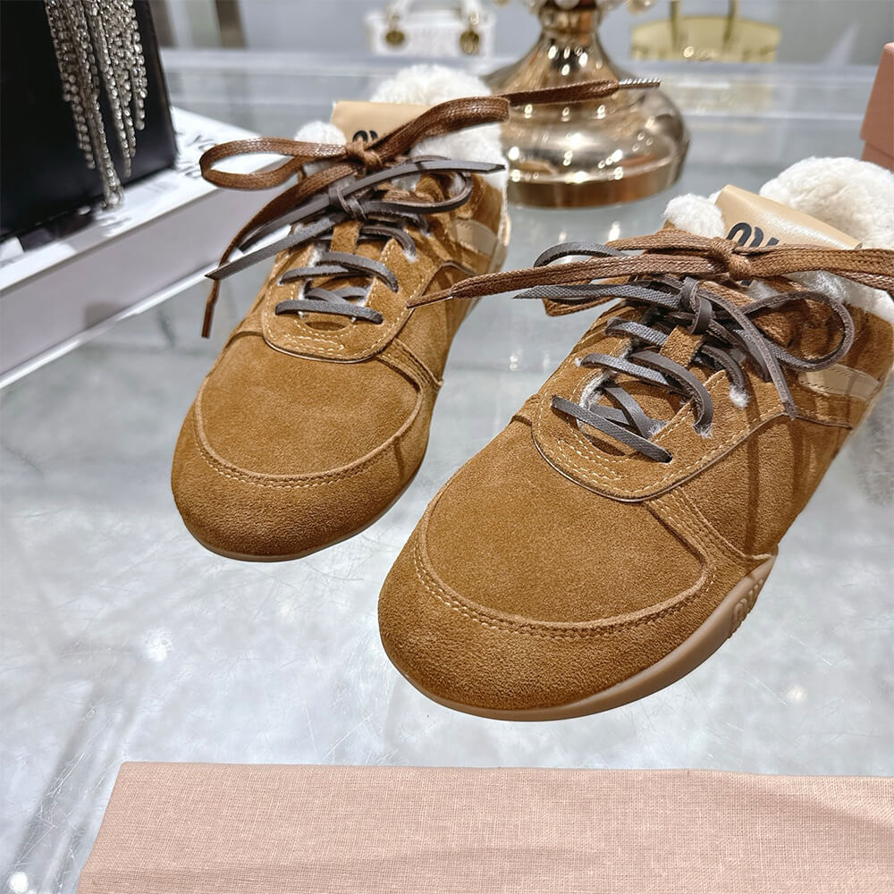 M1um1u Sneakers