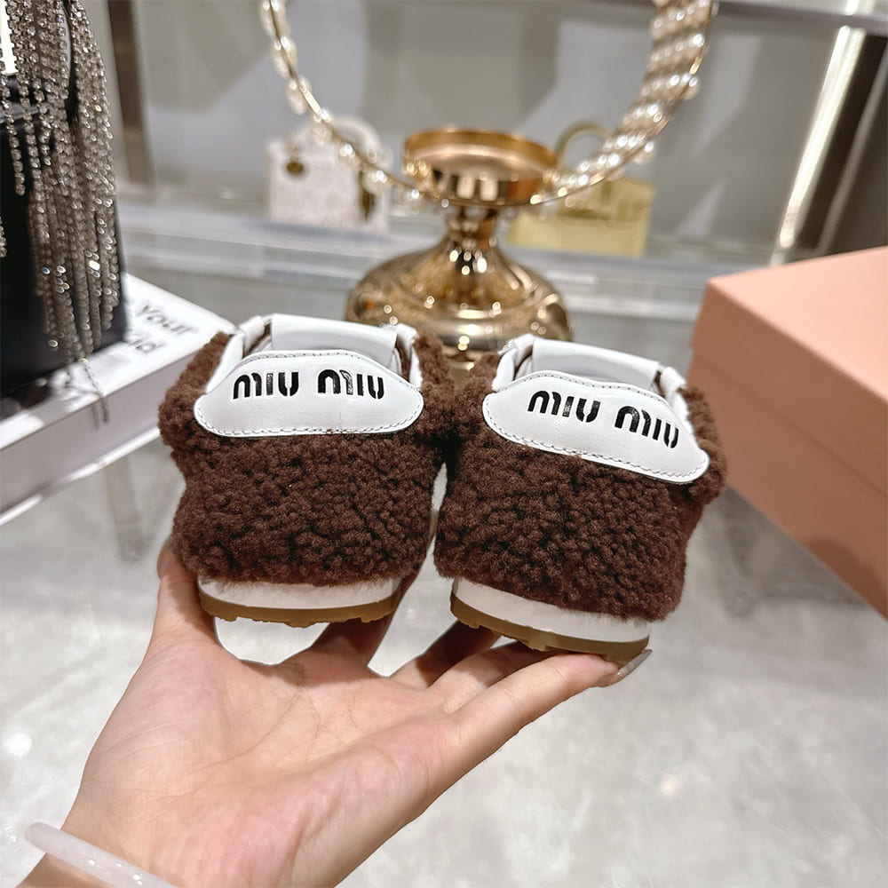 M1um1u Sneakers