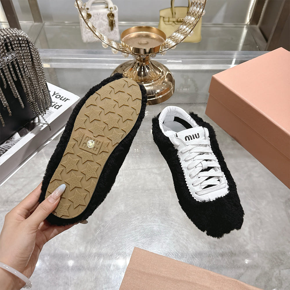 M1um1u Sneakers