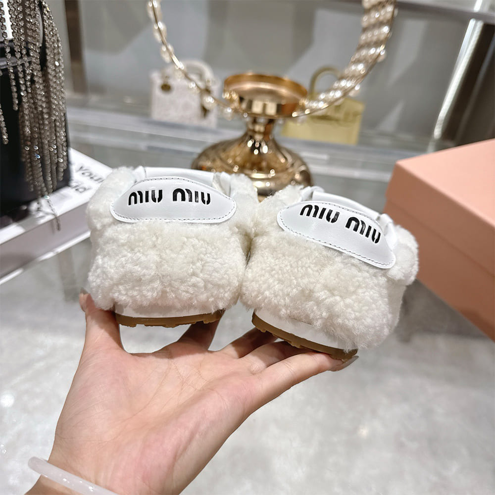 M1um1u Sneakers