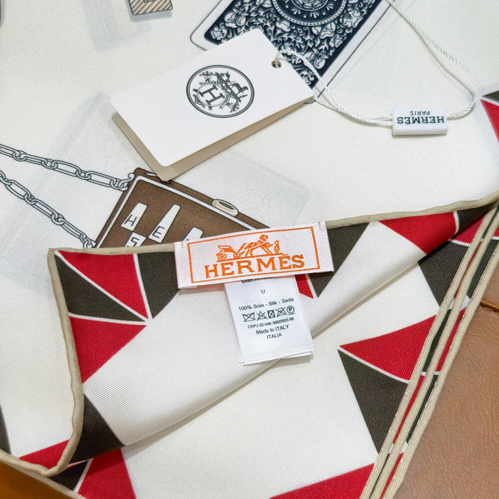 H**me5 L’Heure des Gants scarf 90