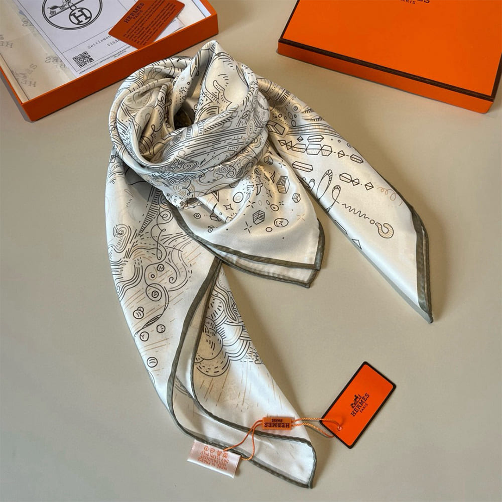 H**me5 Please Hold The Line scarf 90