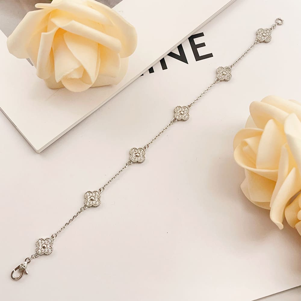 VCA Vintage Alhambra bracelet, 6 motifs