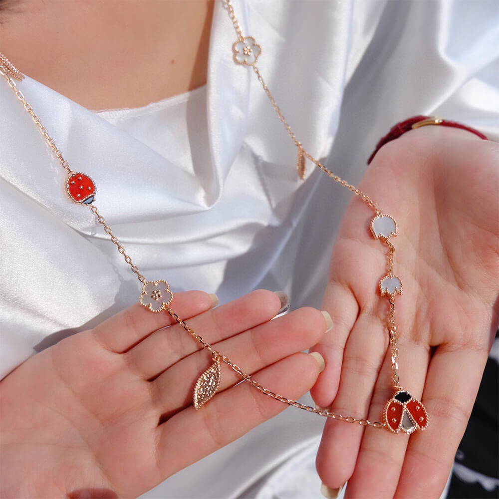 VCA Lucky Spring long necklace, 15 motifs