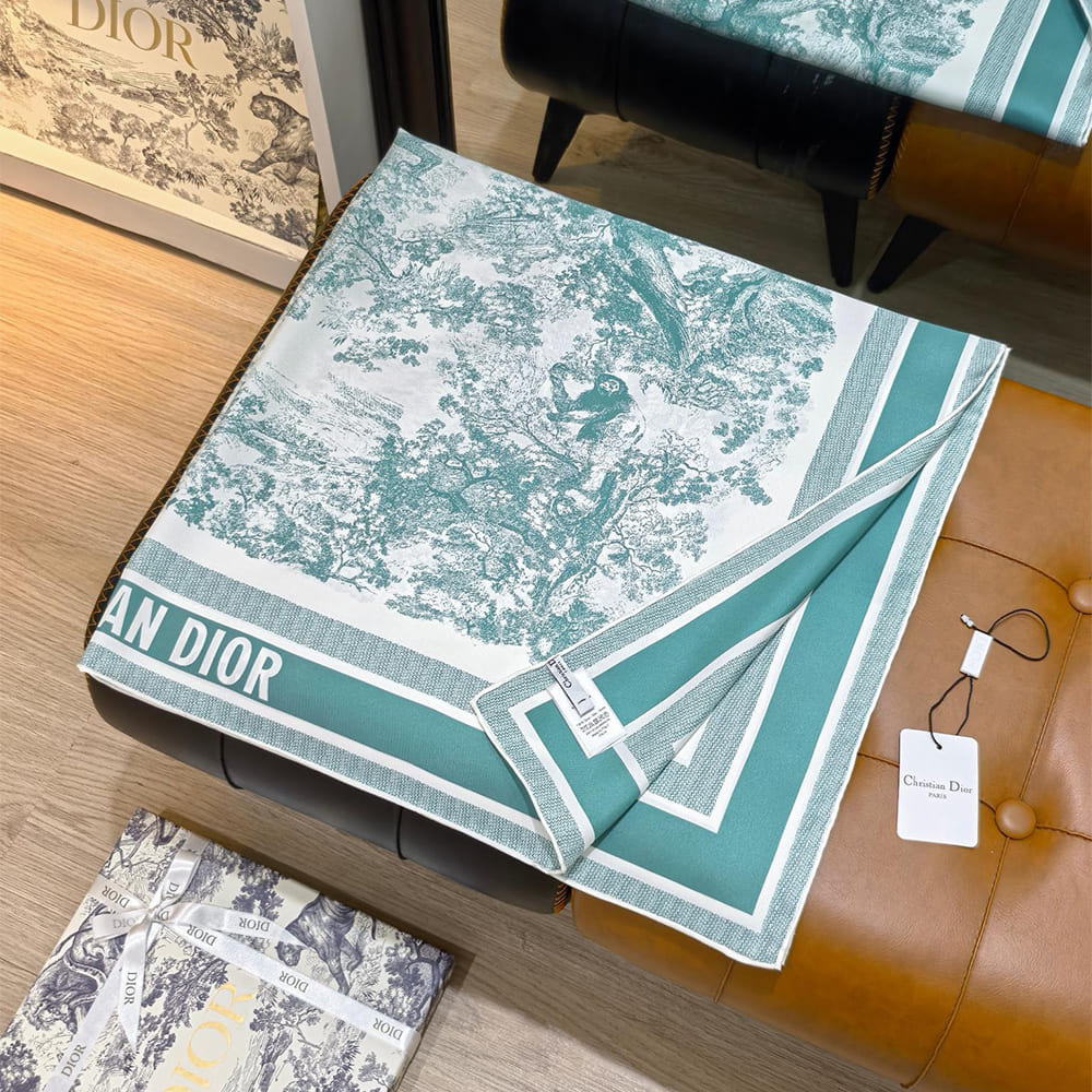 D10r Toile de Jouy Sauvage 90 Square Scarf