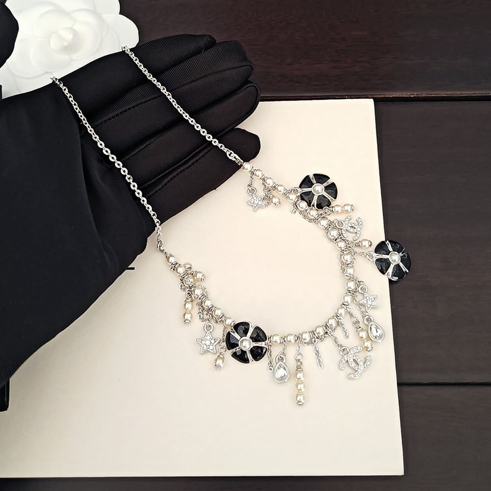 Ch**el necklace