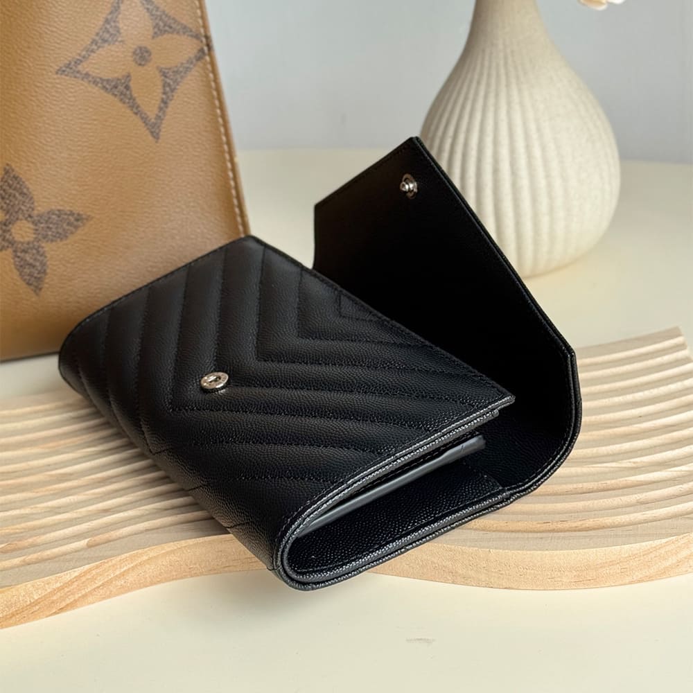 CASSANDRE MATELASS?? LARGE FLAP WALLET IN GRAIN DE POUDRE LEATHER(HIGH-END GRADE)