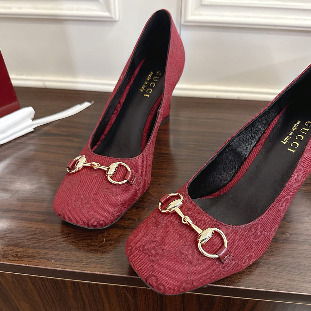 Gvc*1 Women’s Signora pump (EU SIZE 36-42)