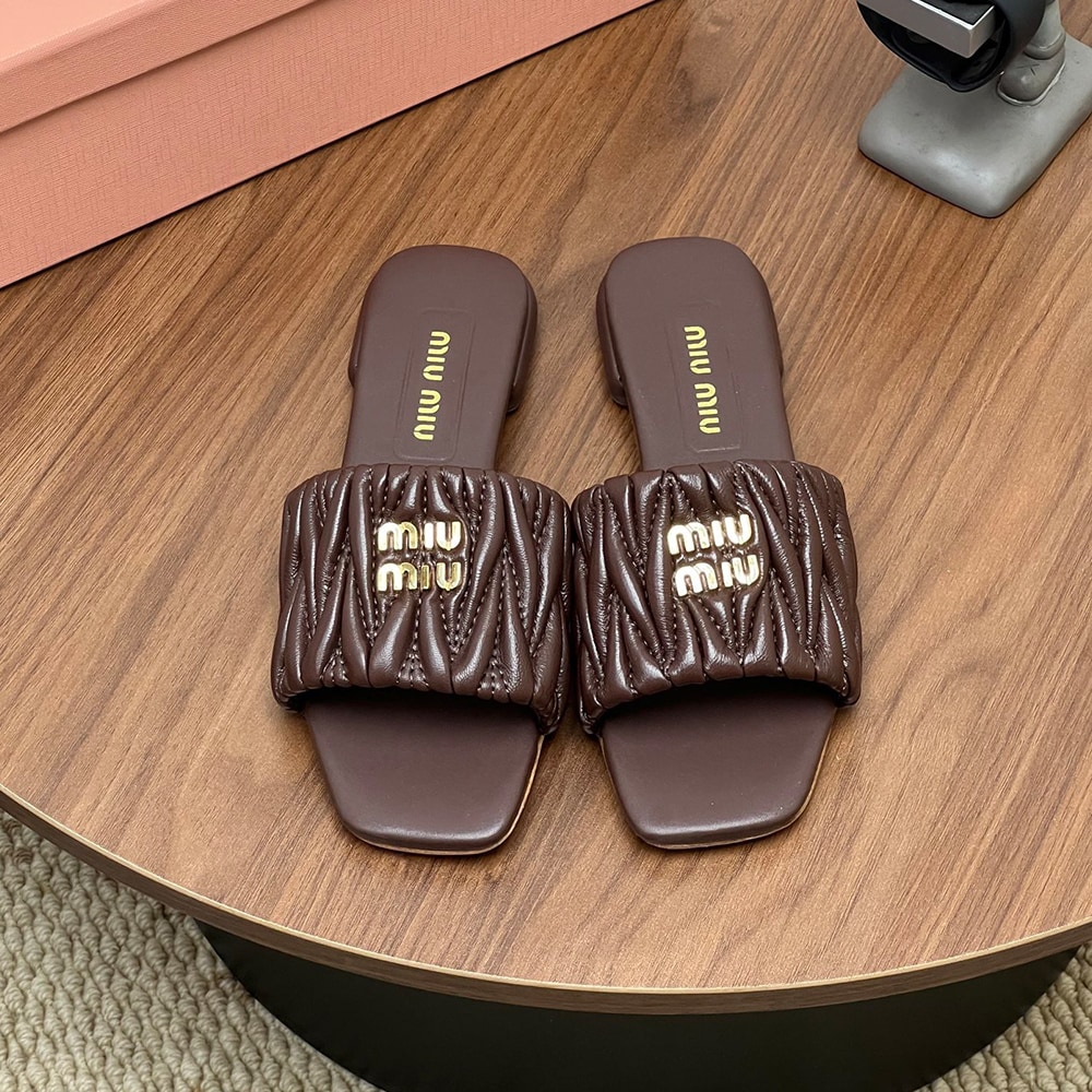 M1um1u Matelasse nappa leather slides (EU SIZE 35-42)