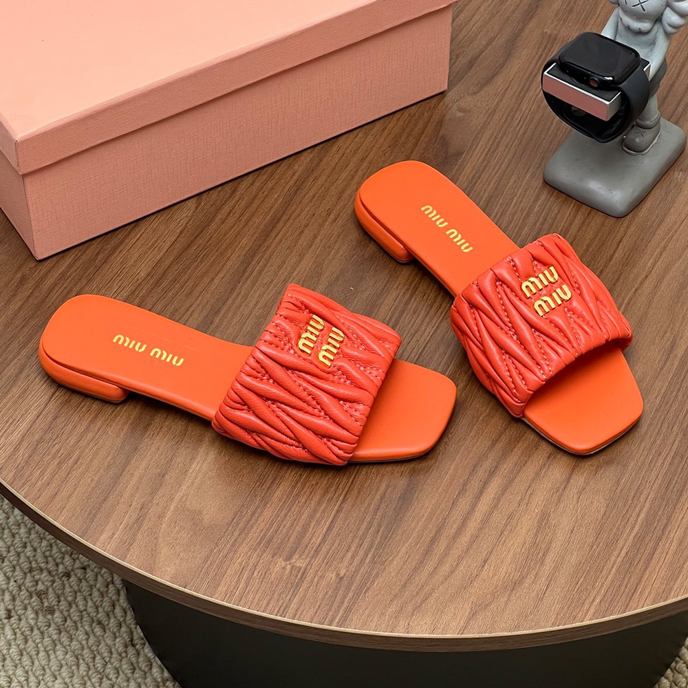 M1um1u Matelasse nappa leather slides (EU SIZE 35-42)