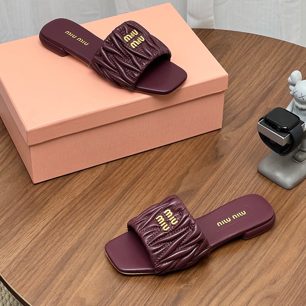 M1um1u Matelasse nappa leather slides (EU SIZE 35-42)