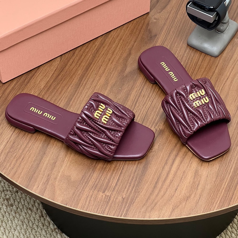 M1um1u Matelasse nappa leather slides (EU SIZE 35-42)