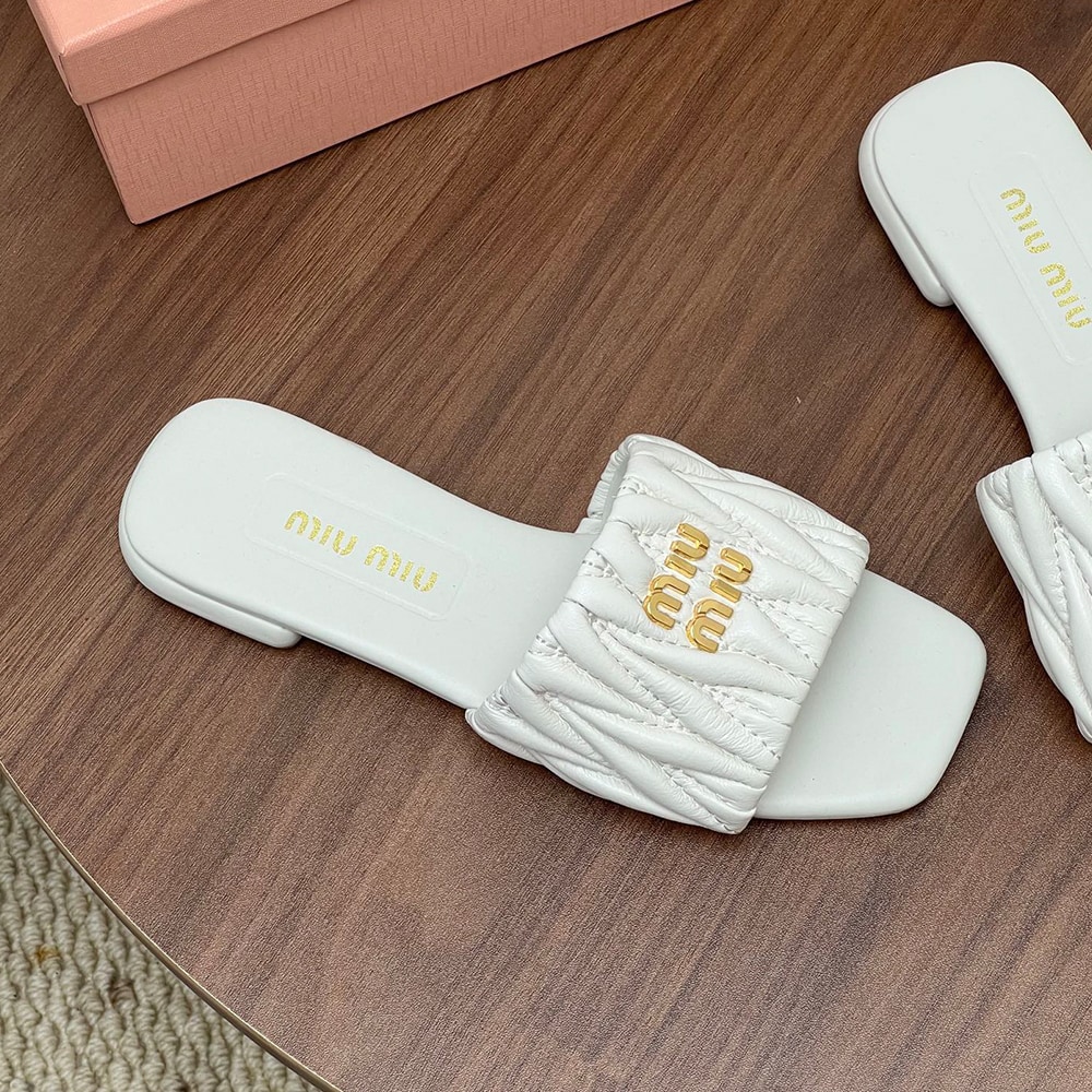 M1um1u Matelasse nappa leather slides (EU SIZE 35-42)