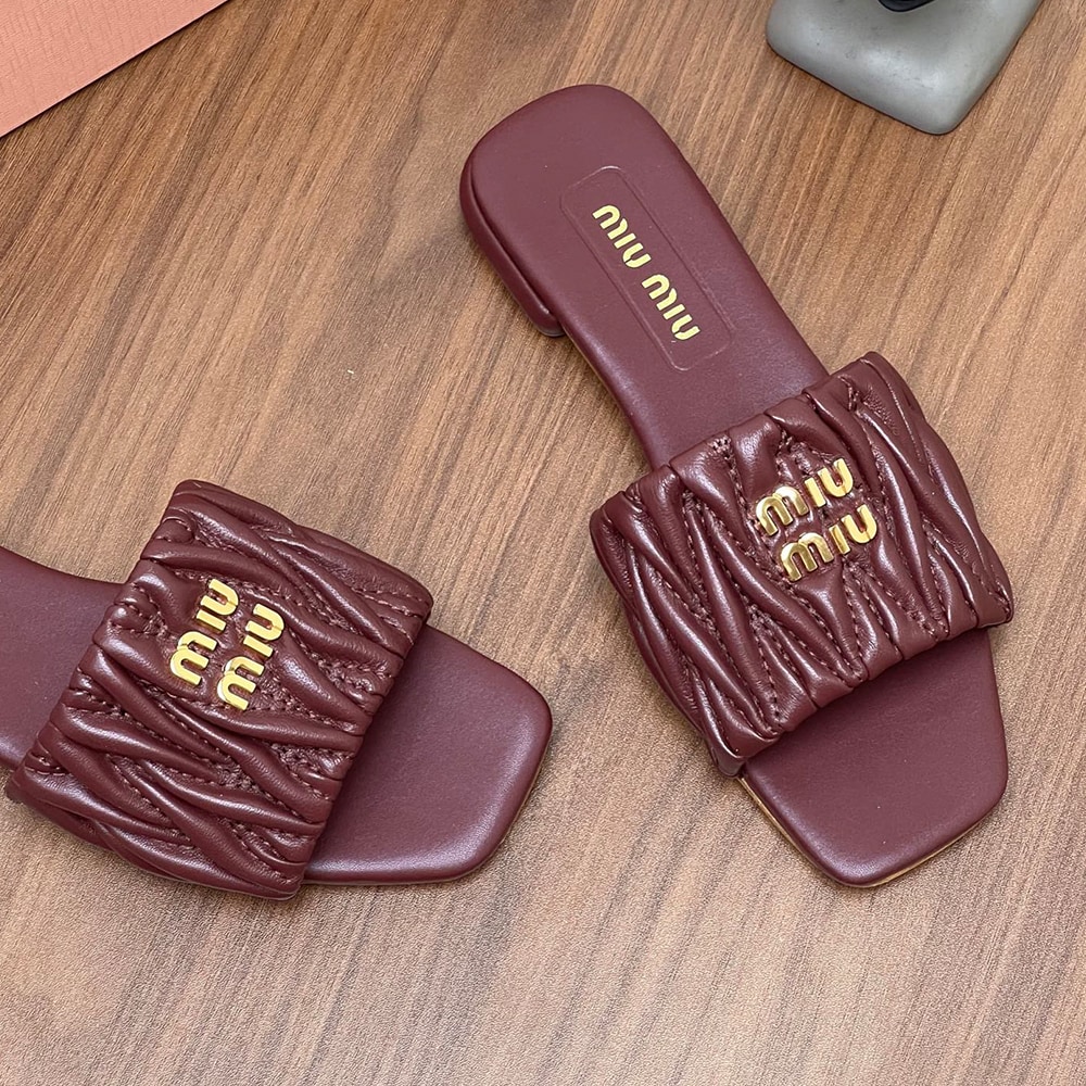 M1um1u Matelasse nappa leather slides (EU SIZE 35-42)