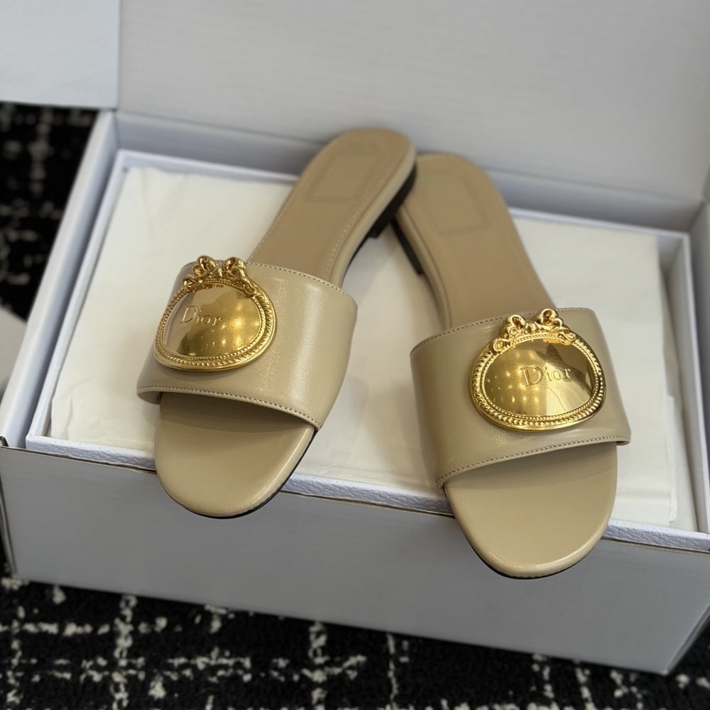 D10r Medaillon Buckle Slide (EU SIZE 35-42)