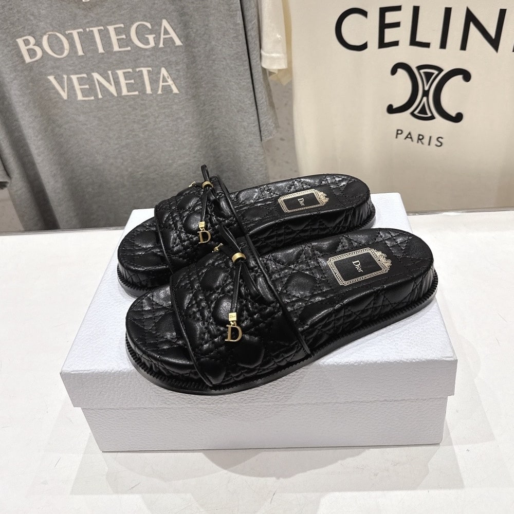 D10r Cannage Slide (EU SIZE 35-42)