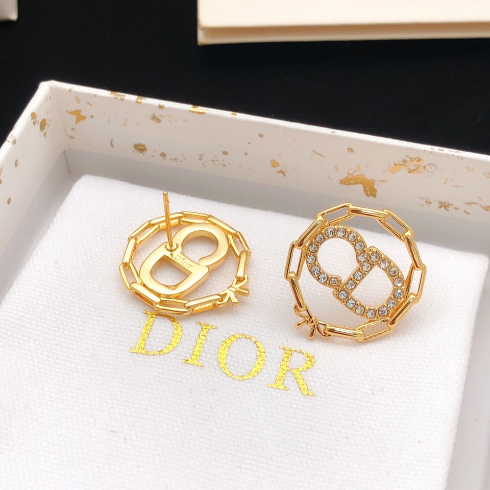 D10r CD Circle Chain Stud Earrings