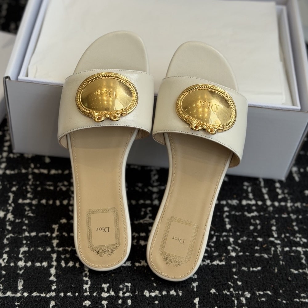 D10r Medaillon Buckle Slide (EU SIZE 35-42)