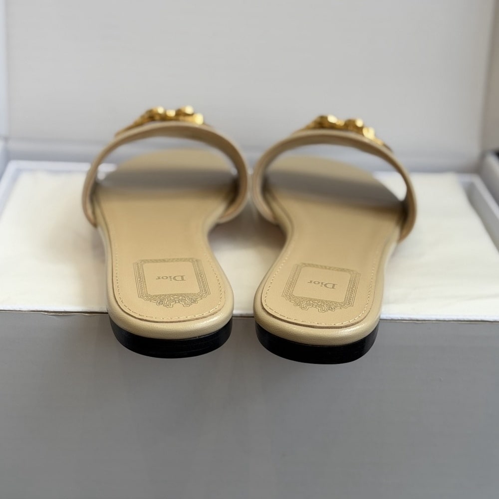 D10r Medaillon Buckle Slide (EU SIZE 35-42)