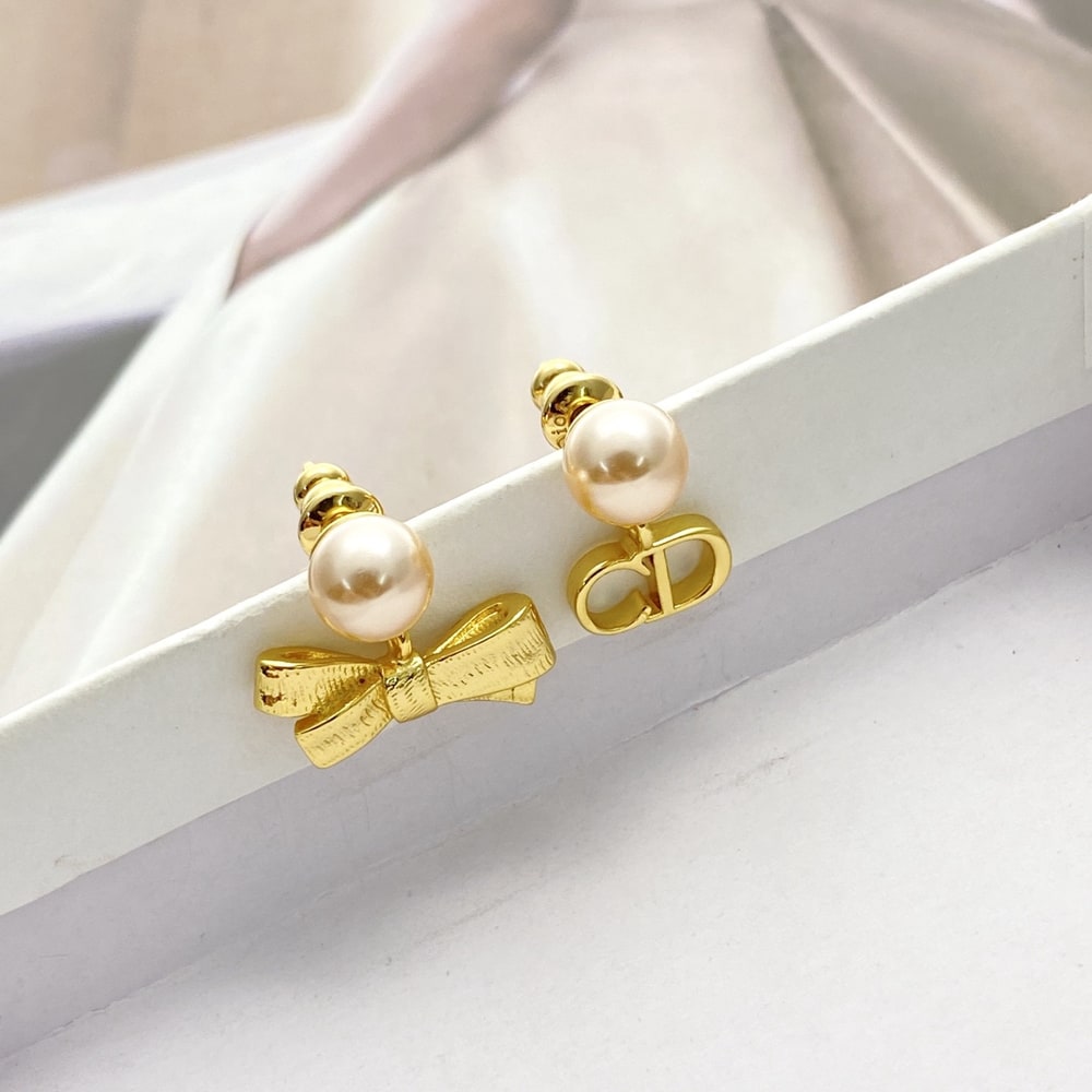 D10r CD Bow Earrings