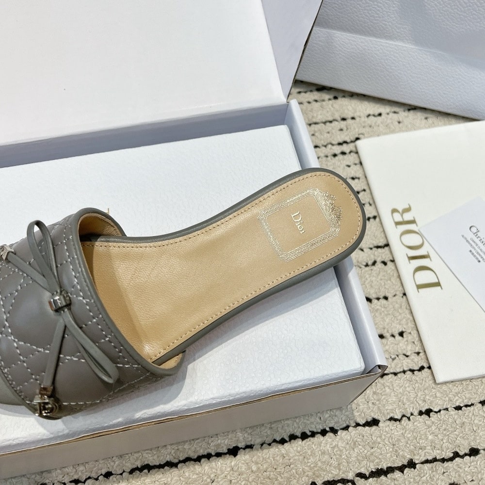 D10r Cannage Slide (EU SIZE 35-42)