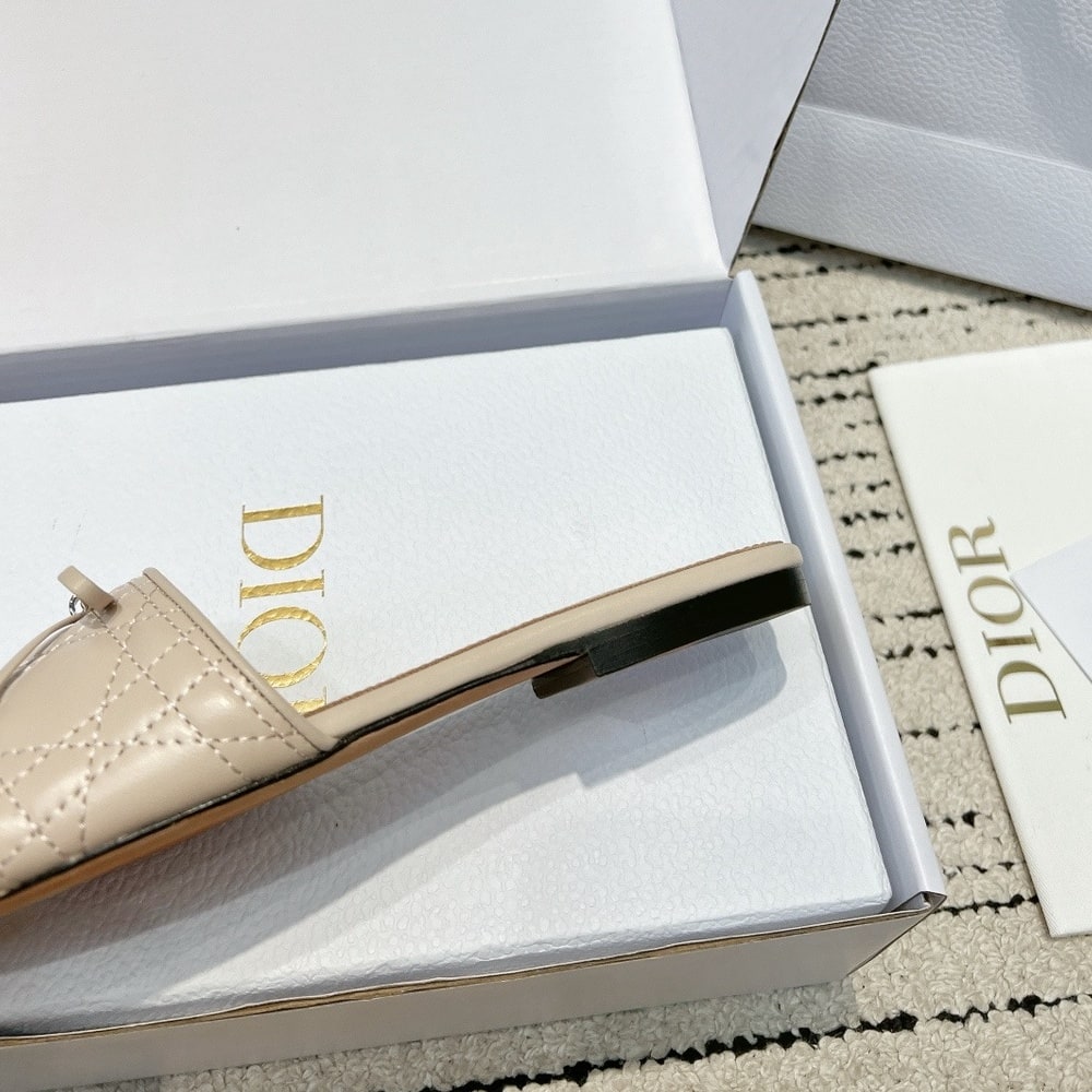 D10r Cannage Slide (EU SIZE 35-42)