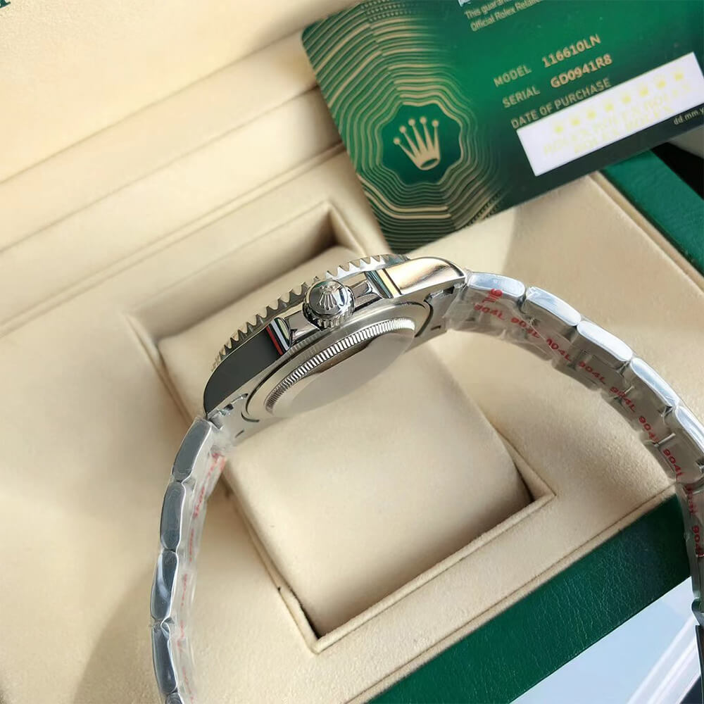R01ex Submariner Date