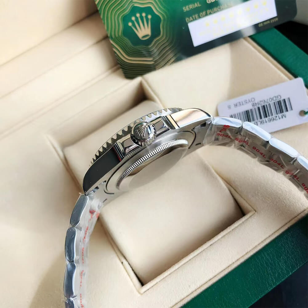 R01ex Submariner Date