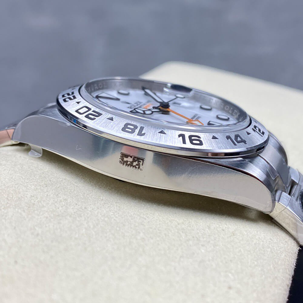R01ex Explorer II