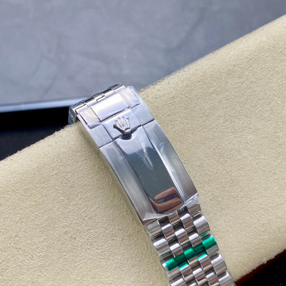 R01ex Submariner Date
