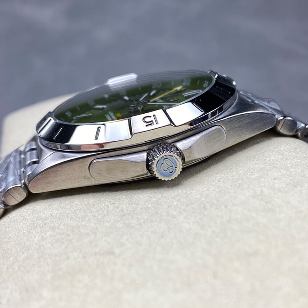 Breitling Chronomat Automatic GMT 40