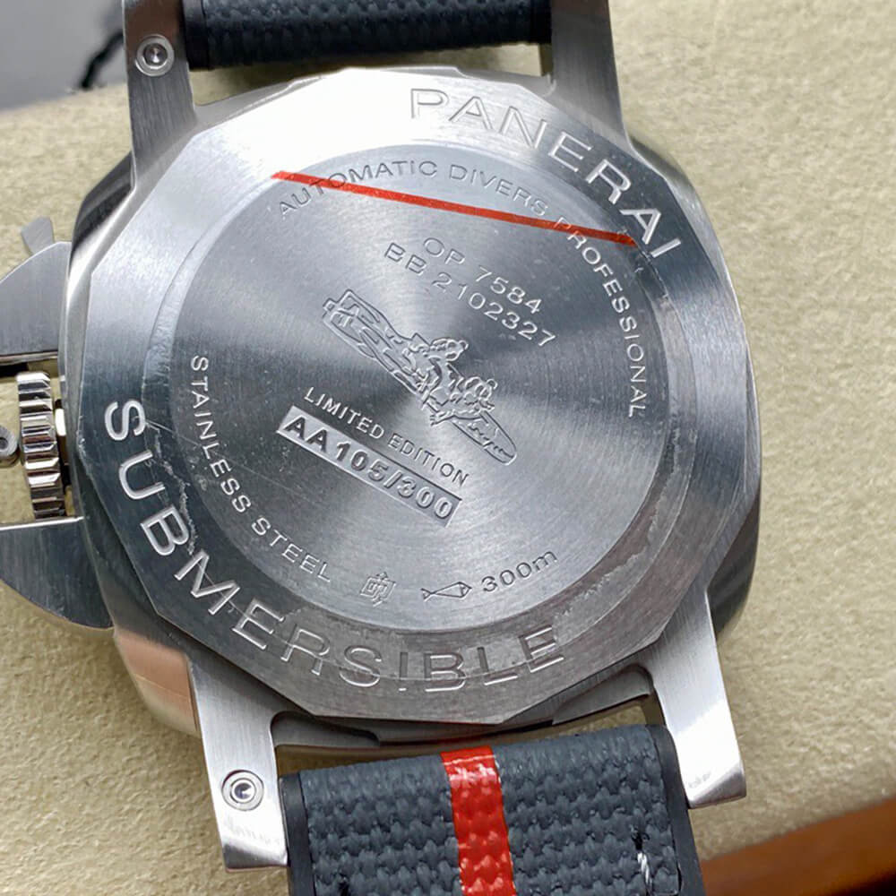 Pa*e*a1 Submersible Luna Rossa