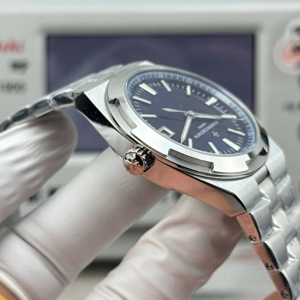 Vacheron C0nstan1n Overseas