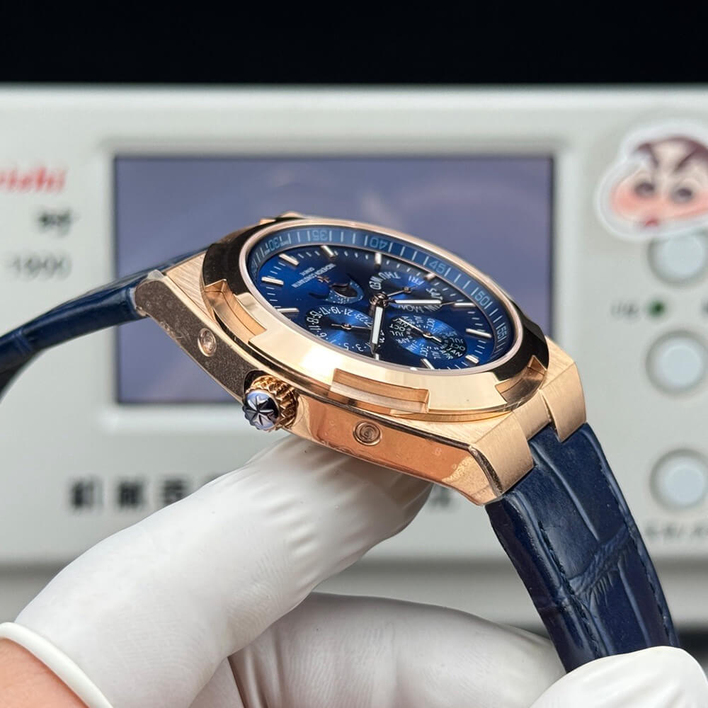 Vacheron C0nstan1n Overseas Chronograph