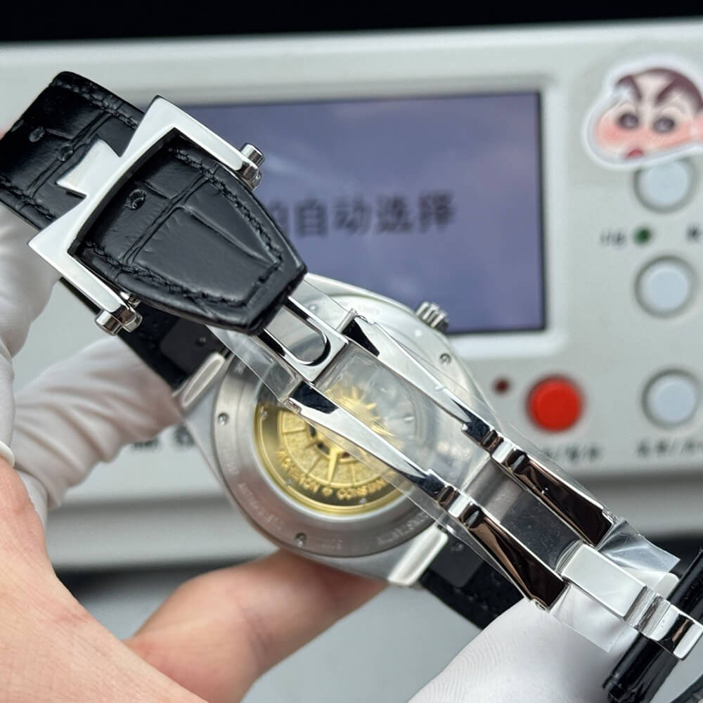 Vacheron C0nstan1n Overseas Chronograph