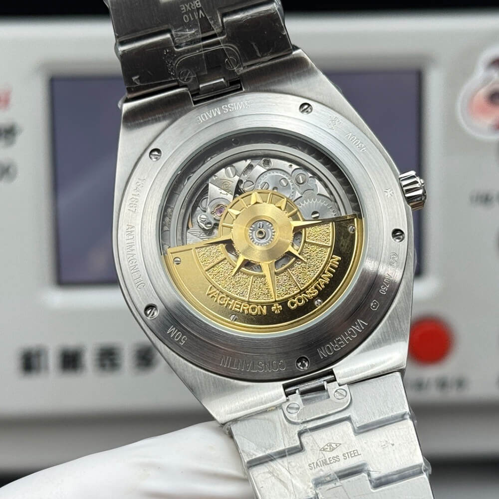 Vacheron C0nstan1n Overseas Chronograph