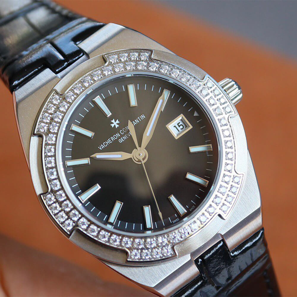 Vacheron C0nstan1n Overseas Self-winding