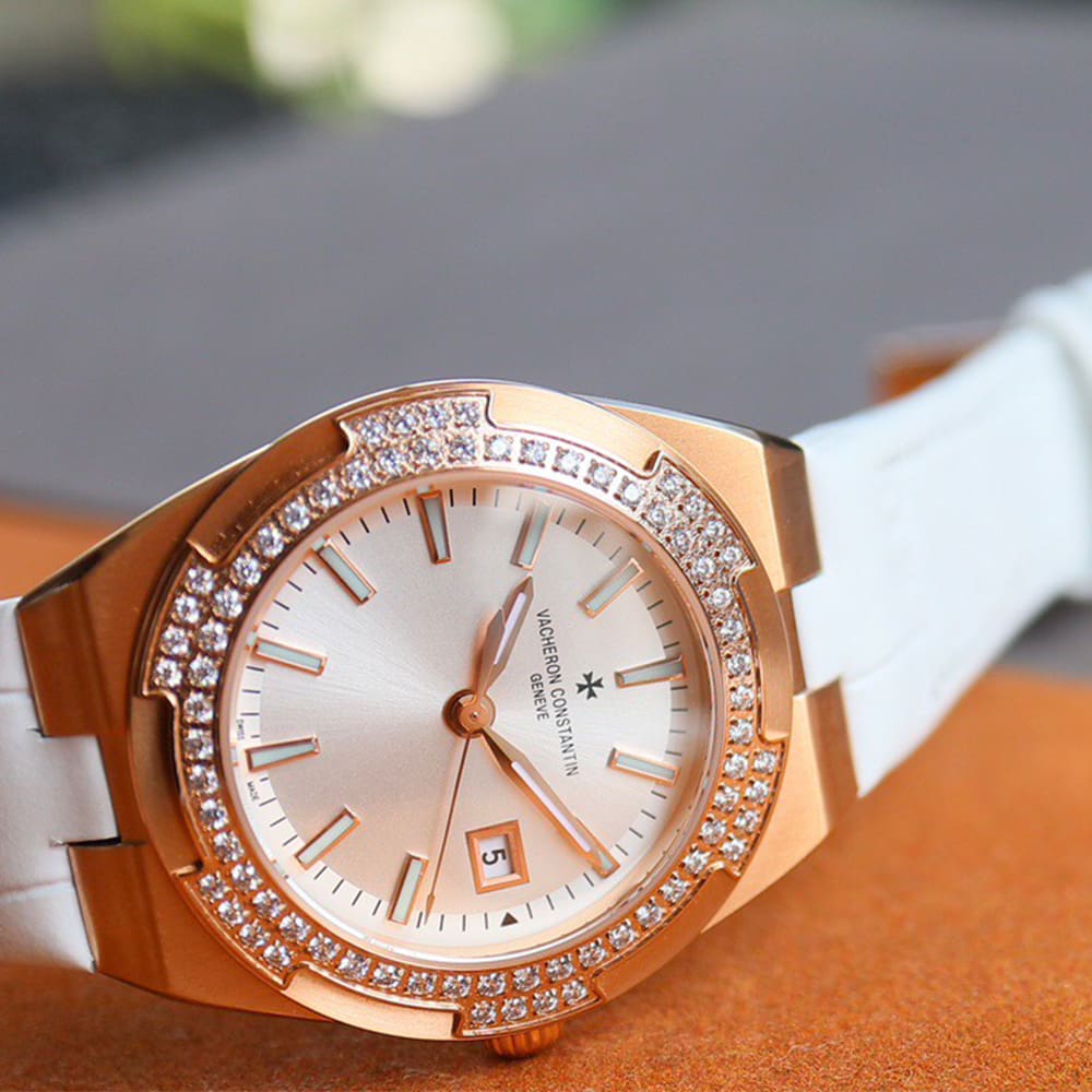 Vacheron C0nstan1n Overseas Self-winding