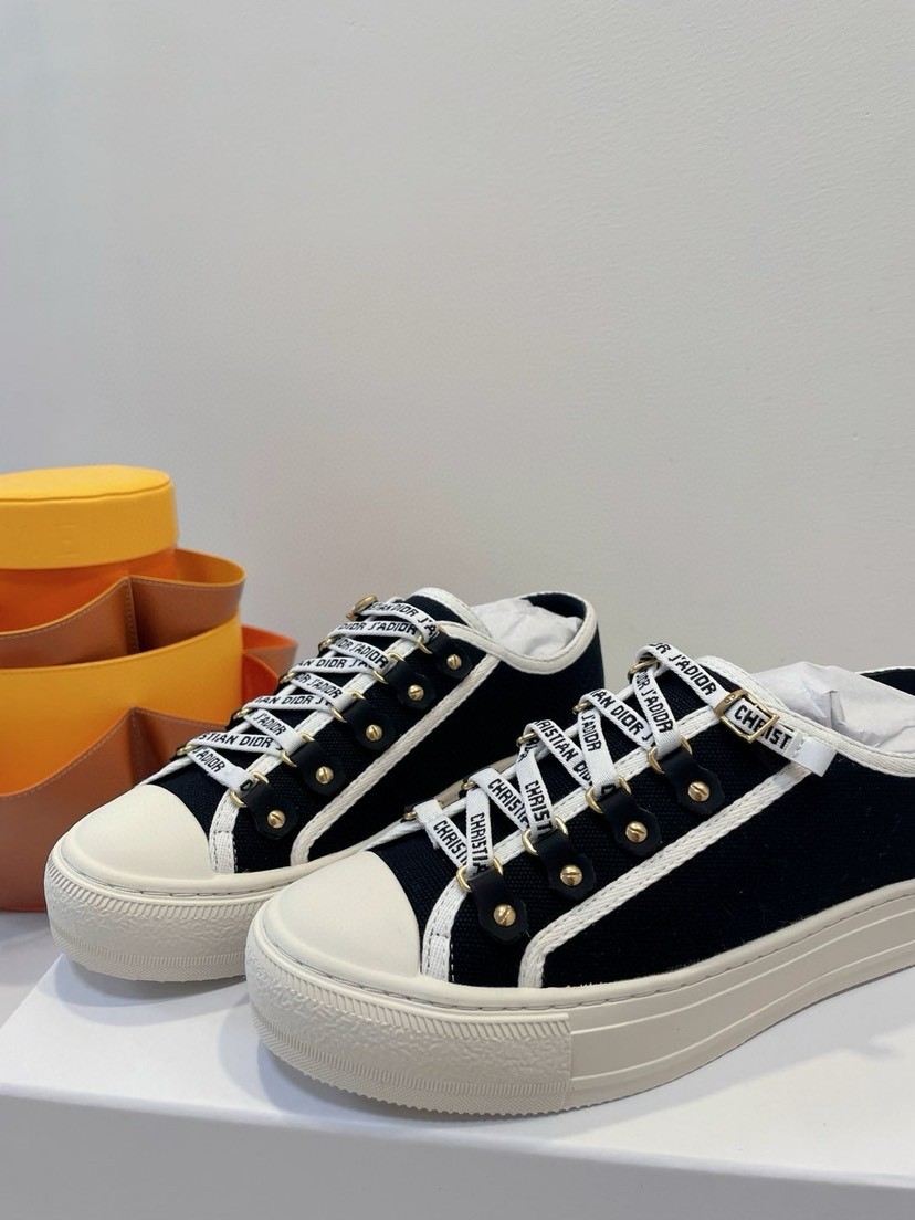D10r sneakers